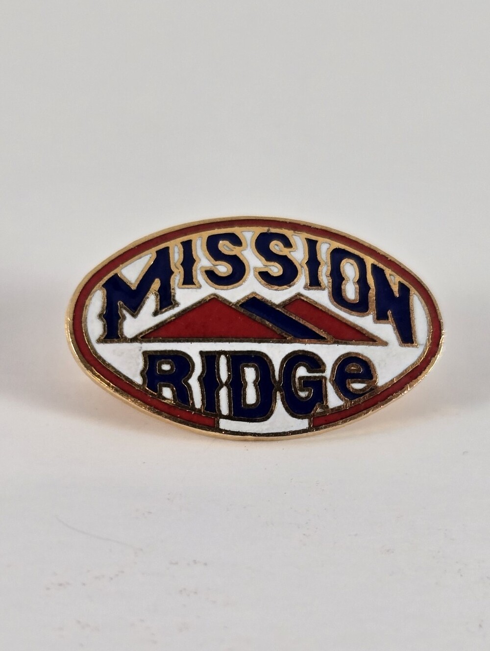 Vintage Mission Ridge ski area enamel pin